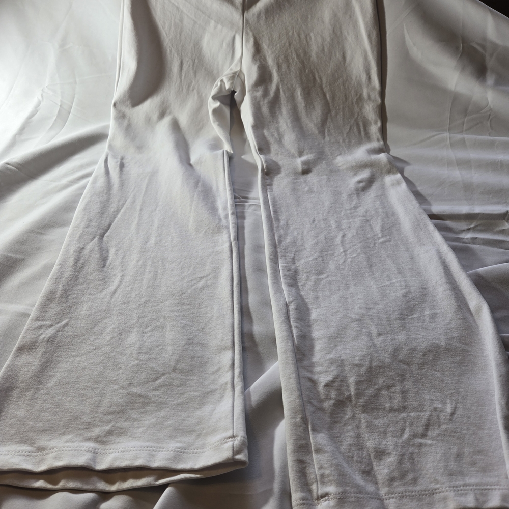 Peter Nygard Classic White Straight Leg Pants